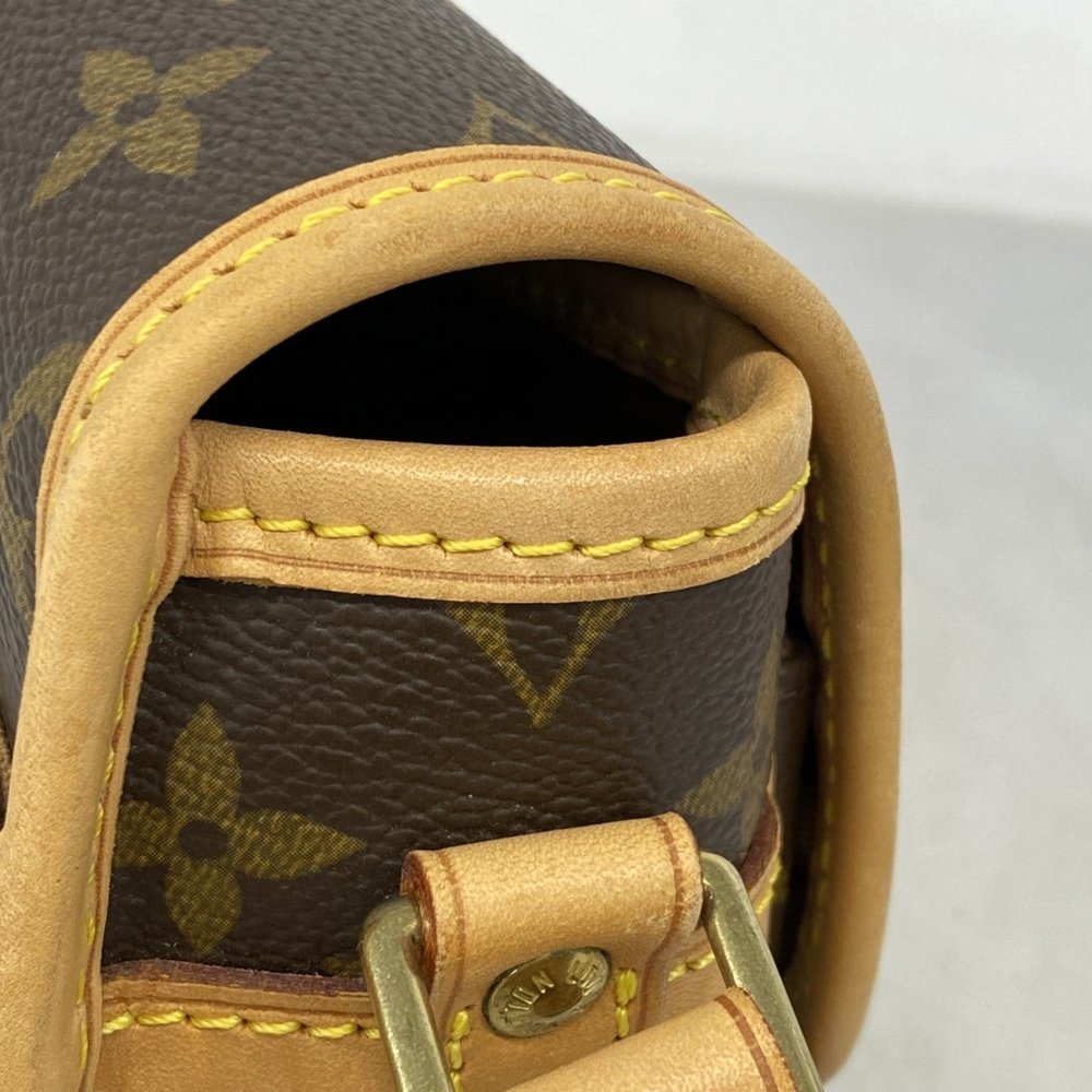 LOUIS VUITTON Brown Monogram Shoulder Bag - Picture 13 of 14